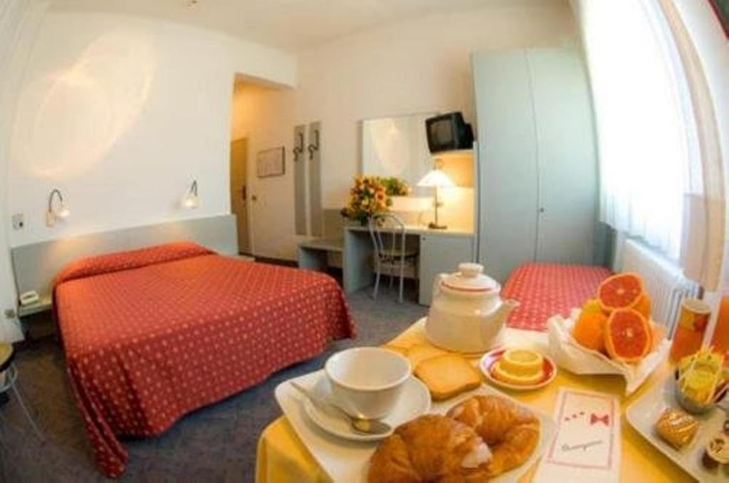 Hotel Milano Pistoia Ruang foto