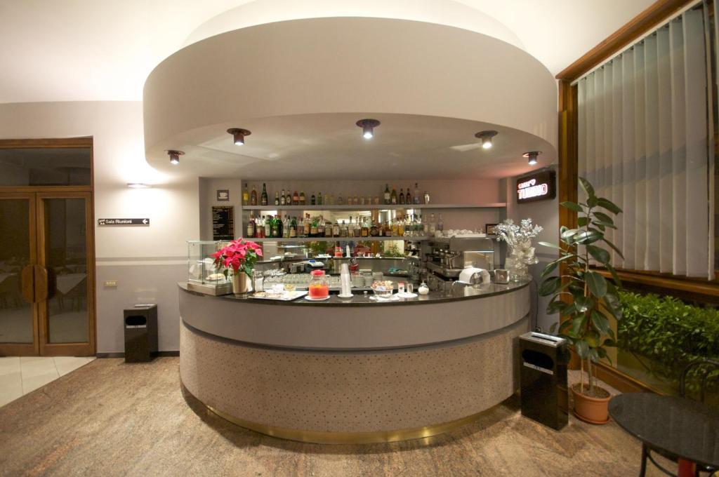 Hotel Milano Pistoia Bagian luar foto