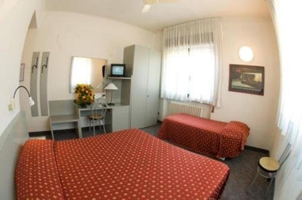 Hotel Milano Pistoia Bagian luar foto