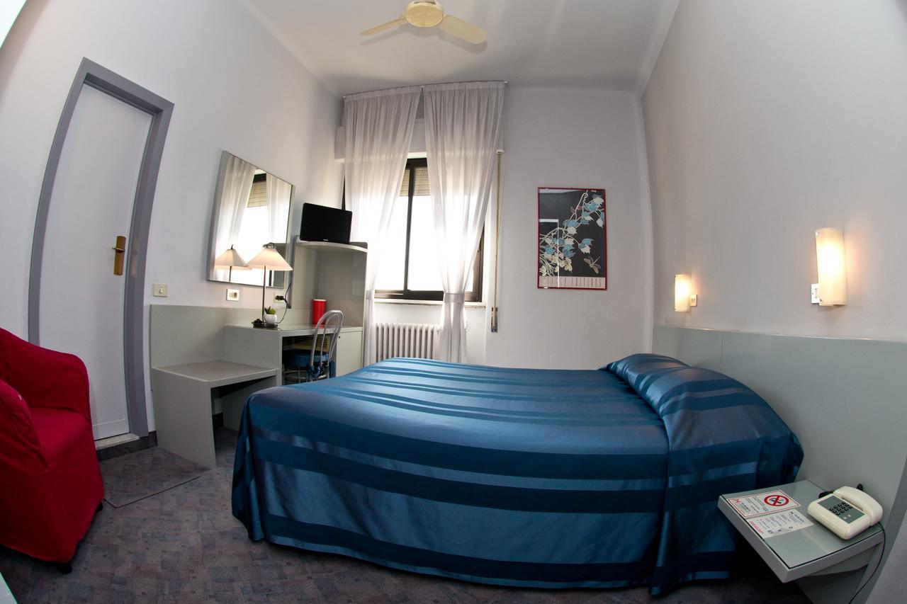Hotel Milano Pistoia Bagian luar foto
