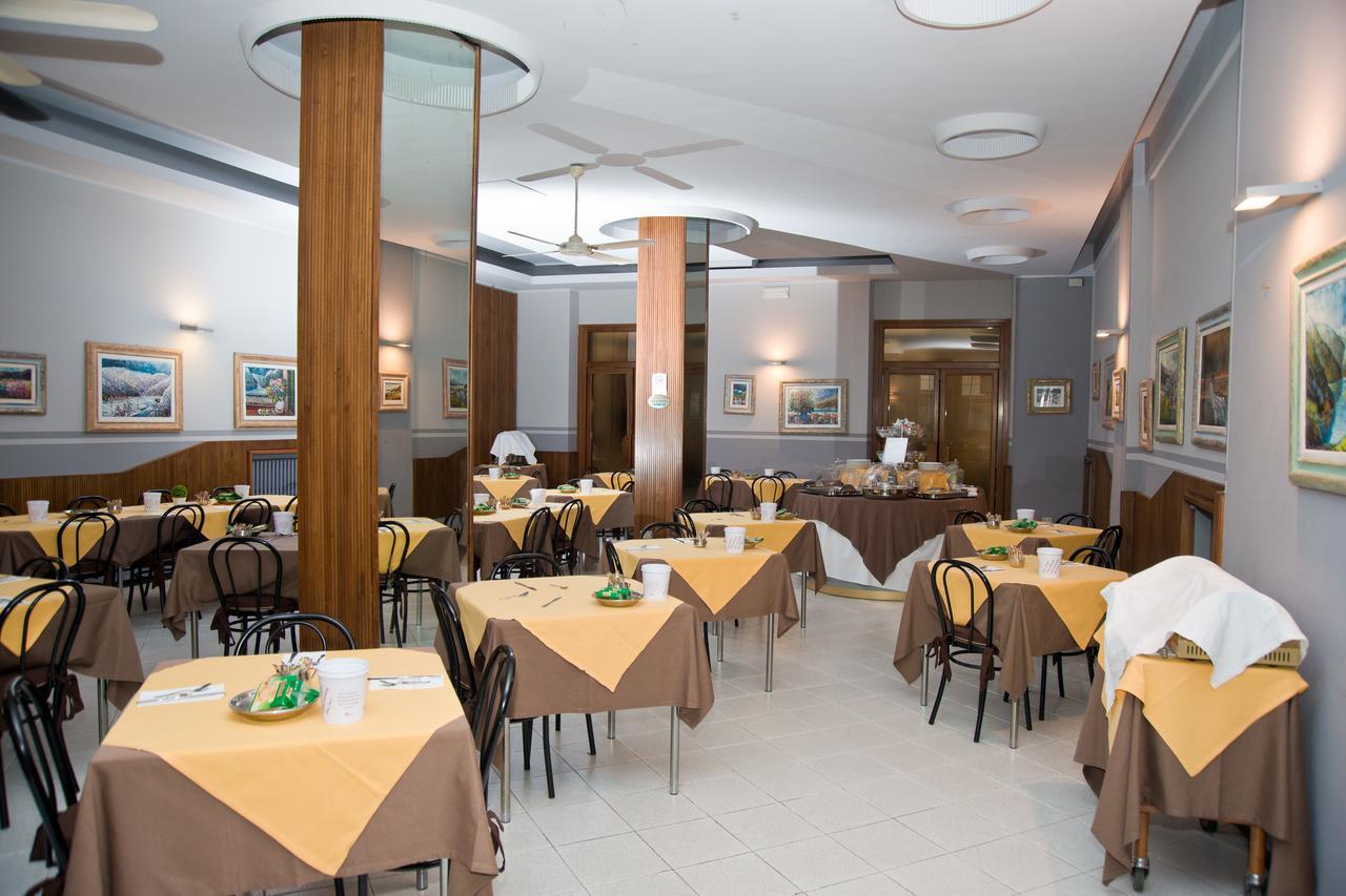 Hotel Milano Pistoia Bagian luar foto